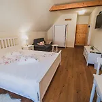 Farm Zurej 2*