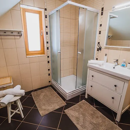 Farm Zurej بيت ضيافة