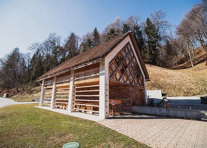 Farm Zurej Gæstehus 2*