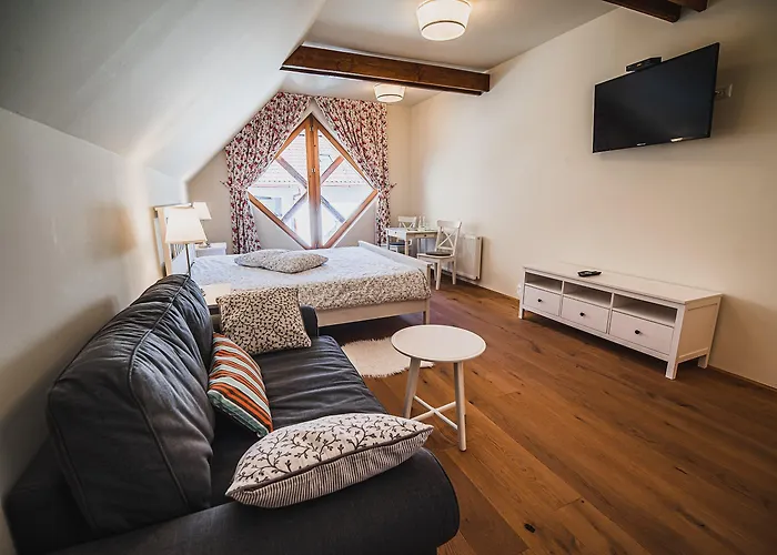 Gæstehus Farm Zurej 2*